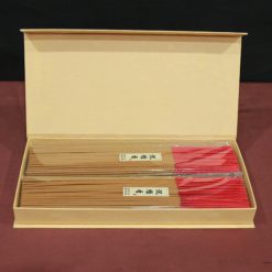 Hộp Hương Trầm Đàn Hương 3 Chữ, 320 Nén, Thời Gian Cháy 1 Tiếng, Cao 32cm 3 Hop Huong Tram Dan Huong 3 Chu 320 Nen Thoi Gian Chay 1 Tieng Cao 32cm 3 1