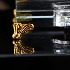 De Led Thuy Tinh 7 Mau Vuong Chan Vang Kich Co 13cm 15cm 4