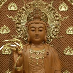 Tuong Quan Am Bo Tat Ngoi Dai Sen Co La De Vien Vang Bang Go Nguyen Mau Cao 48cm Tong La De 6 6