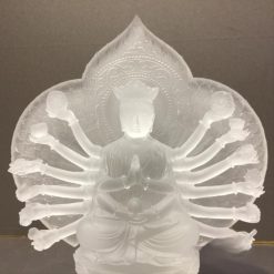 Tượng Thiên Thủ Quan Âm Ngồi, Chất Liệu Lưu Ly Màu Trắng, Kích Thước 21x16x13cm 3 Tuong Thien Thu Quan Am Ngoi Chat Lieu Luu Ly Mau Trang Kich Thuoc 21x16x13cm 5