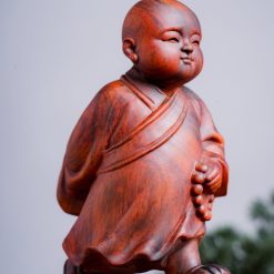 Tượng chú tiểu gỗ trắc 20cm 1 Tượng chú tiểu gỗ trắc 20cm