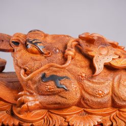 Tượng cóc ngậm tiền bằng gỗ hương ta