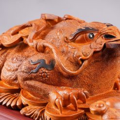 Tượng cóc ngậm tiền bằng gỗ hương ta