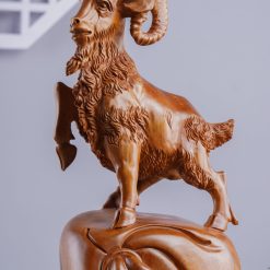 Tượng dê phong thủy Nhất Dương gỗ ngọc am