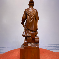 Tượng Hưng Đạo Đại Vương Trần Quốc Tuấn