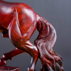 Tượng ngựa để bàn Nhất Mã gỗ trắc 35cm SP7470