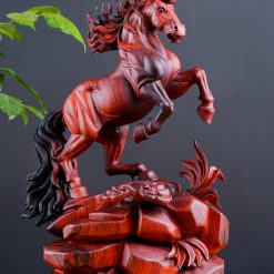 Tượng ngựa để bàn Nhất Mã gỗ trắc