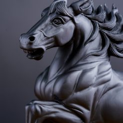 Tượng ngựa để bàn phong thủy Nhất Mã gỗ mun 3 Tượng ngựa để bàn phong thủy Nhất Mã gỗ mun