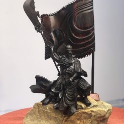 Tượng Quan Công gỗ trắc