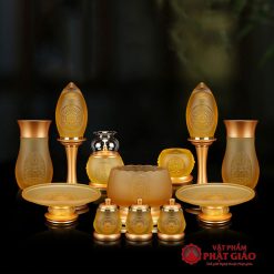 Đèn Dầu Lưu Ly Chân Đồng Vàng Dáng Vuông, Chạm Hình Bảo Tướng, Cao 20cm 3 den dau luu ly chan dong vang dang vuong cham hinh bao tuong cao 20cm 4