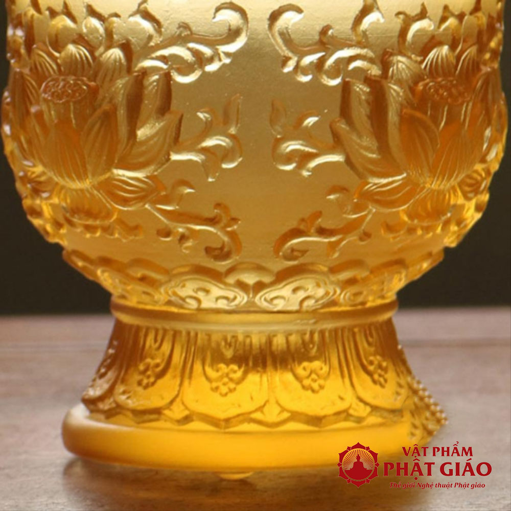 Đèn Dầu Lưu Ly Mầu Vàng, Cao 16cm den dau luu ly mau vang hoa sen noi cao 16cm vat pham phat giao la boi 3