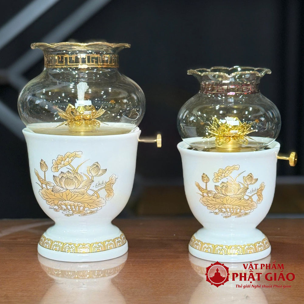 den-dau-su-trang-hoa-sen-vang-cao-15cm-18cm-vat-pham-phat-giao-la-boi-6 den dau su trang hoa sen vang cao 15cm 18cm vat pham phat giao la boi 6