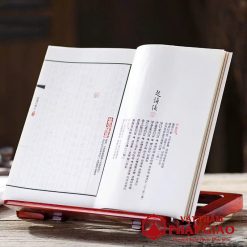 ke kinh sach de ban bang go khac hoa sen vat pham phat giao la boi 4