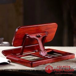 ke kinh sach de ban bang go khac hoa sen vat pham phat giao la boi 5