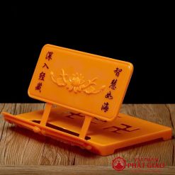 ke kinh sach nhua de ban mau vang vat pham phat giao la boi 2