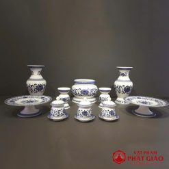 Lọ Hoa Thờ Cúng Sứ Trắng Hoa Sen Màu Lam, Nhiều Kích Cỡ 1 lo hoa tho cung bang su trang hoa sen mau lam nhieu co vat pham phat giao la boi 8