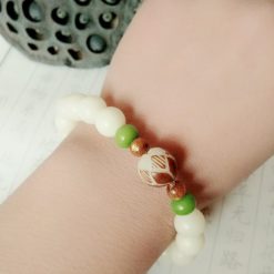 Chuỗi Vòng Đeo Tay Hạt Bồ Đề Charm Hoa Sen Màu Trắng Ngà, 10mm 6 chuoi vong deo tay charm hoa sen hat goc bo de mau trang nga 10mm 5