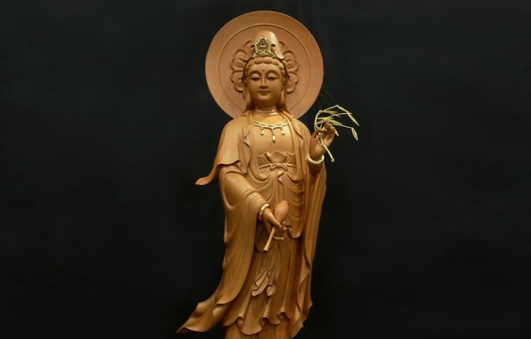 Trong nhà nên thờ tượng Phật Quan Âm Bồ Tát đứng hay ngồi mới tốt? 1 09