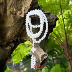 Tràng Hạt Bạch Ngọc Onyx 108 Hạt 6mm Mix Charm Hoa Sen Thạch Anh Trắng 1 trang hat bach ngoc onyx 108 hat 6mm mix charm hoa sen thach anh trang 1
