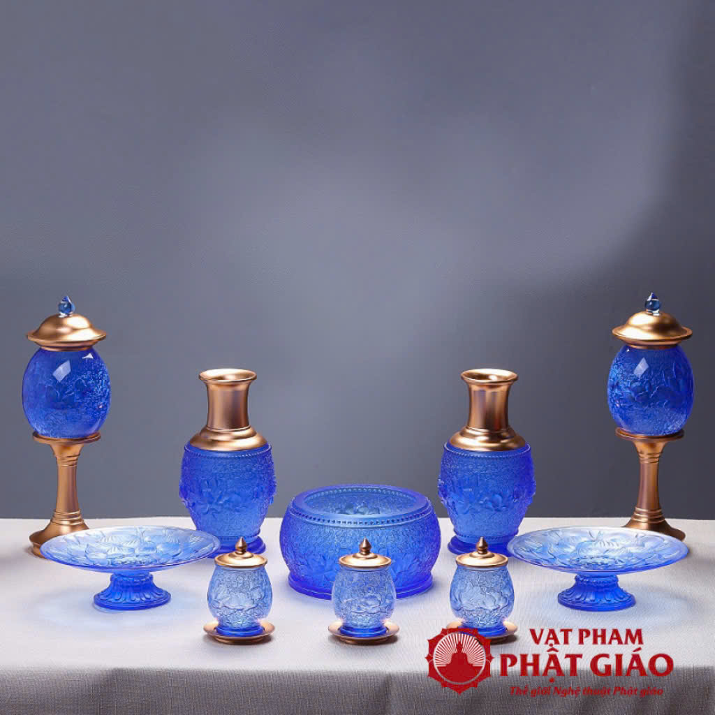 Cốc Nước Thờ Lưu Ly Họa Tiết Hoa Sen Màu Xanh Coban 3 Coc Nuoc Tho Luu Ly Hoa Tiet Hoa Sen Mau Xanh Coban 3