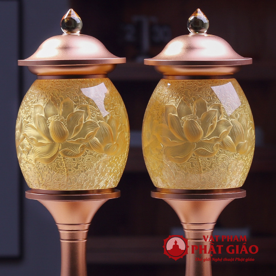 Đôi Đèn Thờ Lưu Ly Trong Suốt Họa Tiết Hoa Sen Tinh Tế 2 Doi Den Tho Luu Ly Trong Suot Hoa Tiet Hoa Sen Tinh Te 2