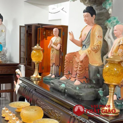 Đôi Đèn Thờ Lưu Ly Trong Suốt Họa Tiết Hoa Sen Tinh Tế 5 Doi Den Tho Luu Ly Trong Suot Hoa Tiet Hoa Sen Tinh Te 4