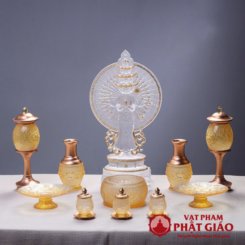 Ly Nước Thờ Lưu Ly Trong Suốt Họa Tiết Hoa Sen Tinh Tế 2 Ly Nuoc Tho Luu Ly Trong Suot Hoa Tiet Hoa Sen Tinh Te 2