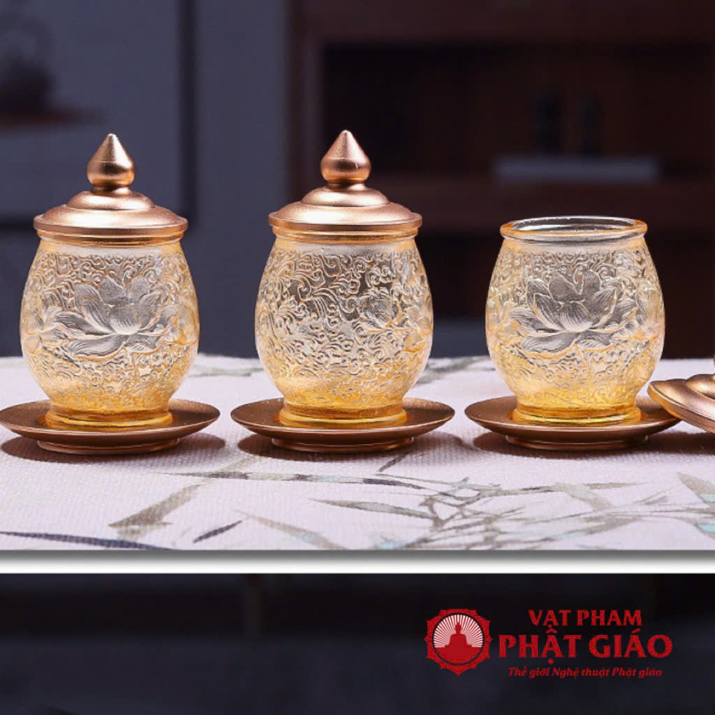 Ly Nước Thờ Lưu Ly Trong Suốt Họa Tiết Hoa Sen Tinh Tế 7 Ly Nuoc Tho Luu Ly Trong Suot Hoa Tiet Hoa Sen Tinh Te 7