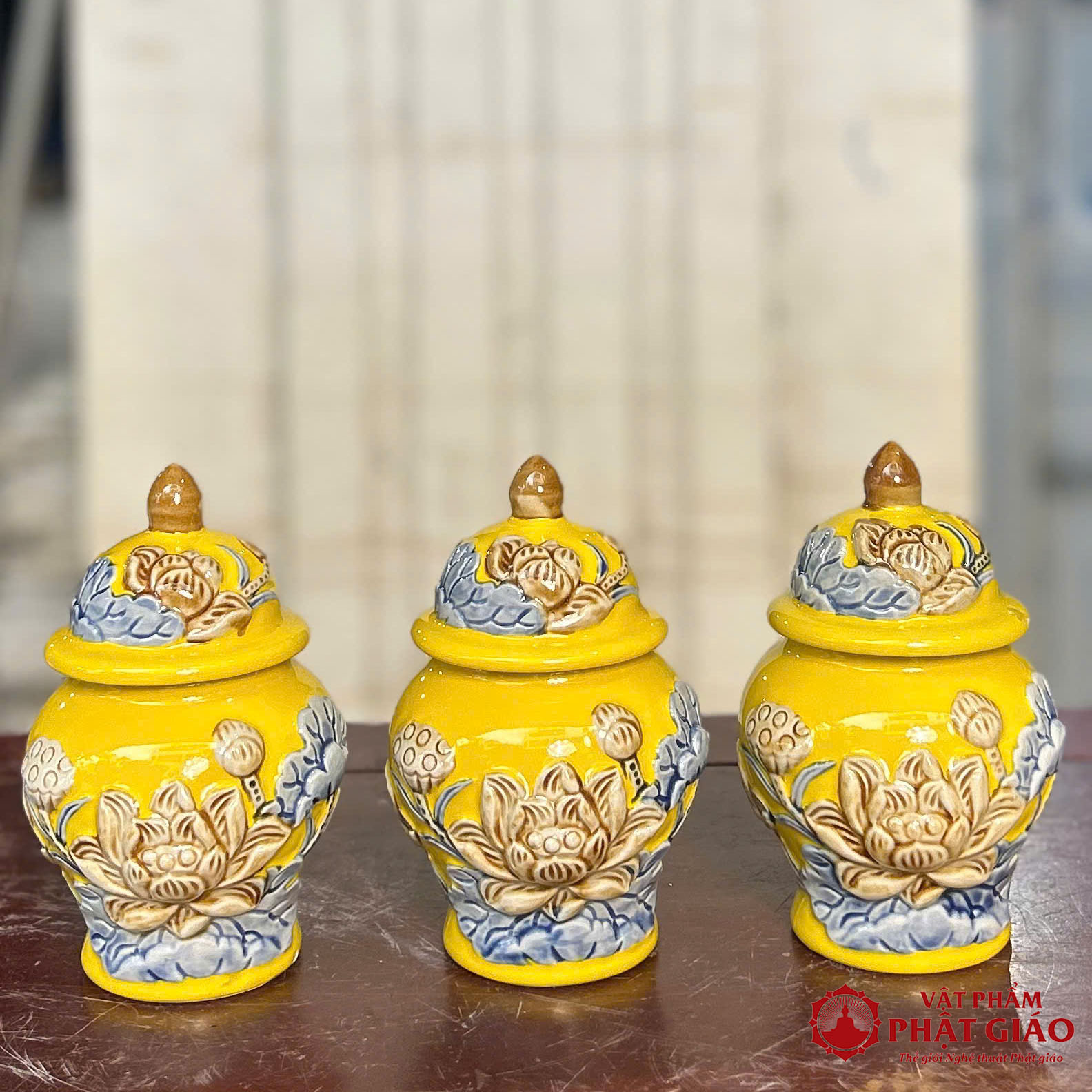Bộ Chóe Thờ Bát Tràng Men Màu Vàng 16 Bộ chóe thờ Bát Tràng men màu vàng – hình ảnh thực tế