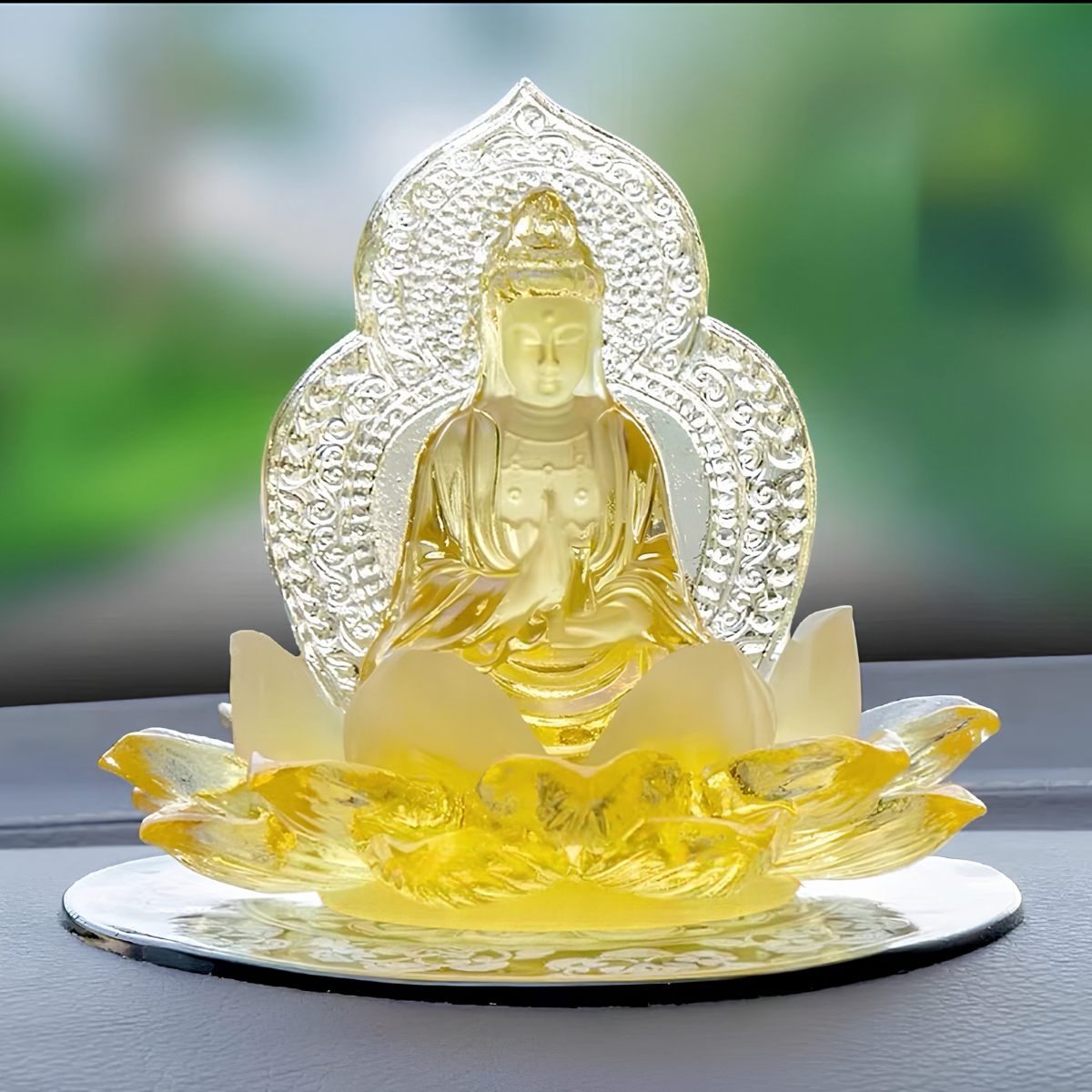 Tượng Phật Quan Âm Lưu Ly Tọa Đài Sen Để Ô Tô 1 Tượng Phật Quan Âm Lưu Ly Tọa Đài Sen Để Ô Tô