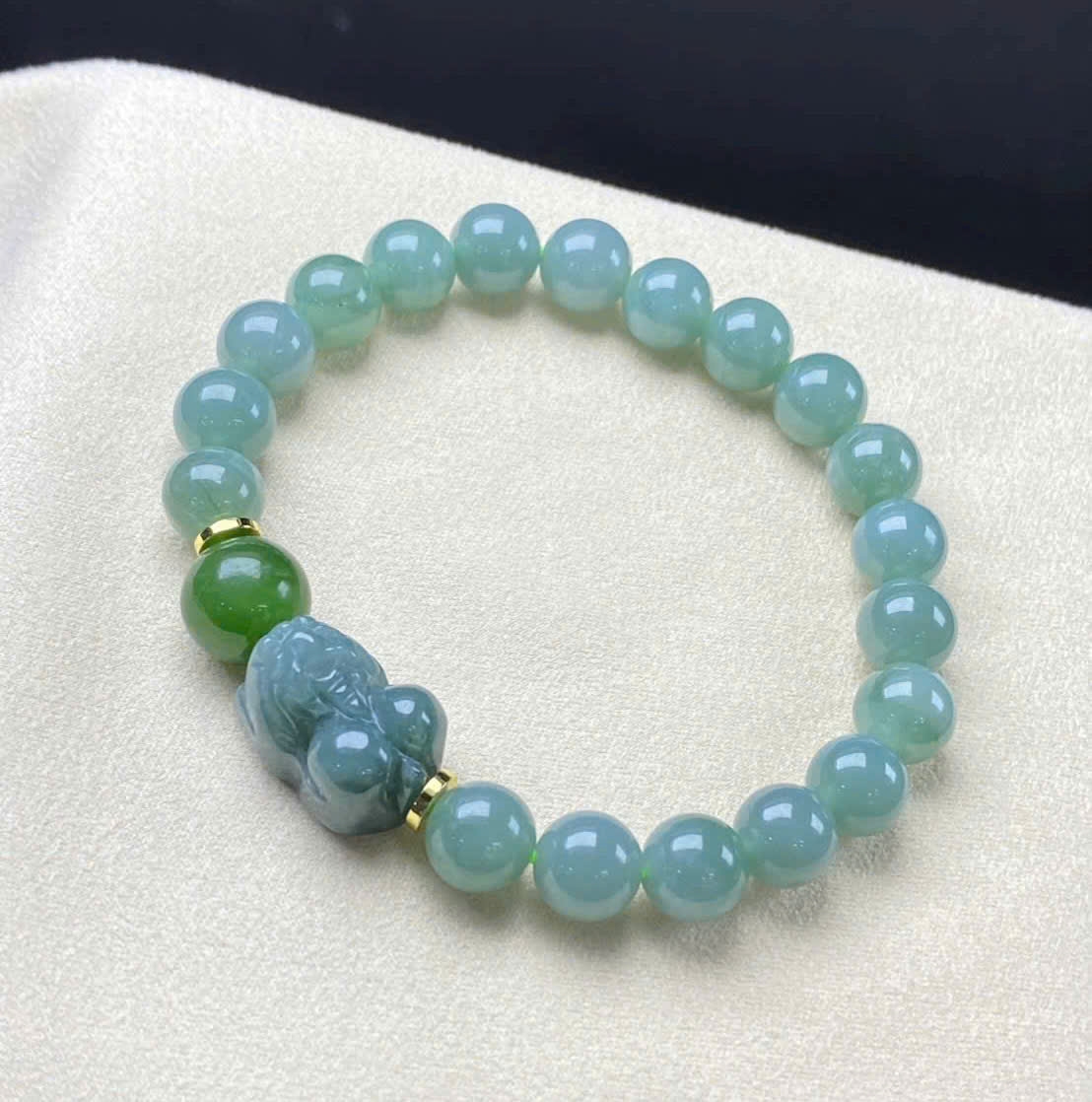 Vòng Tay Lam Ngọc Mix Charm Tỳ Hưu, Hạt 8.5mm
