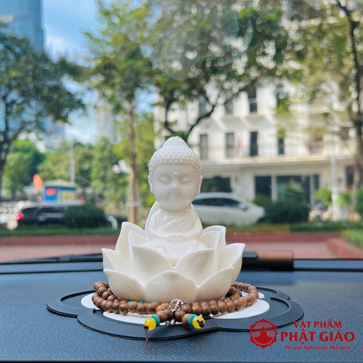 Bộ Tượng Phật Như Lai Sứ Trắng Tọa Đài Sen Để Ô Tô 2 Bộ Tượng Phật Như Lai Sứ Trắng Tọa Đài Sen Để Ô Tô - Ảnh 2