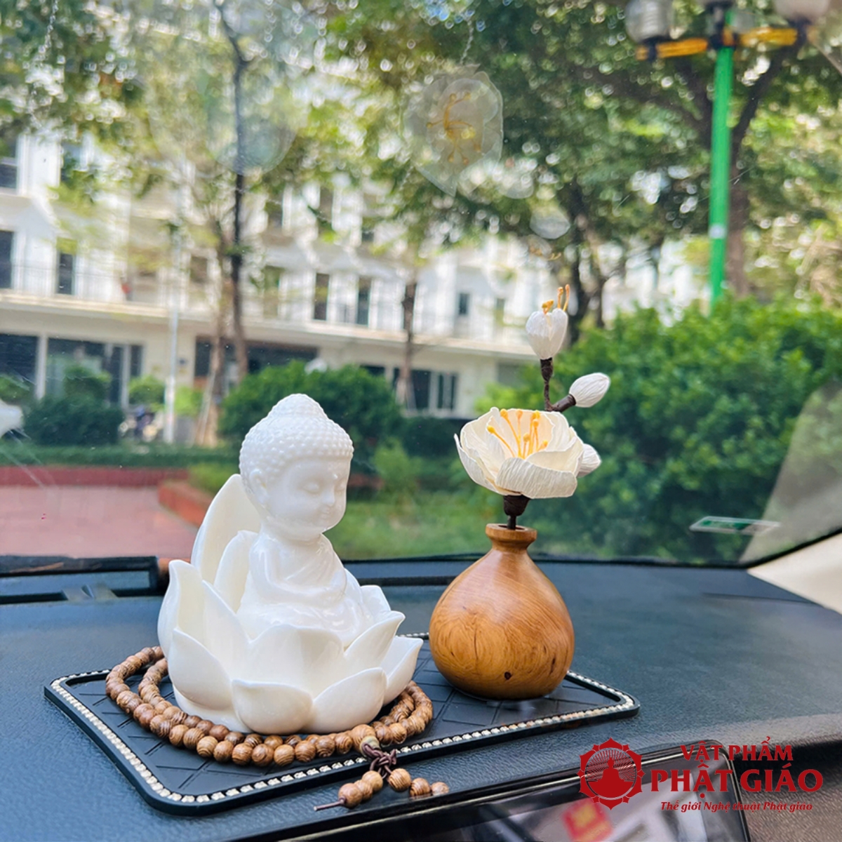 Bộ Tượng Phật Như Lai Sứ Trắng Tọa Đài Sen Để Ô Tô 7 Bộ Tượng Phật Như Lai Sứ Trắng Tọa Đài Sen Để Ô Tô - Ảnh 7