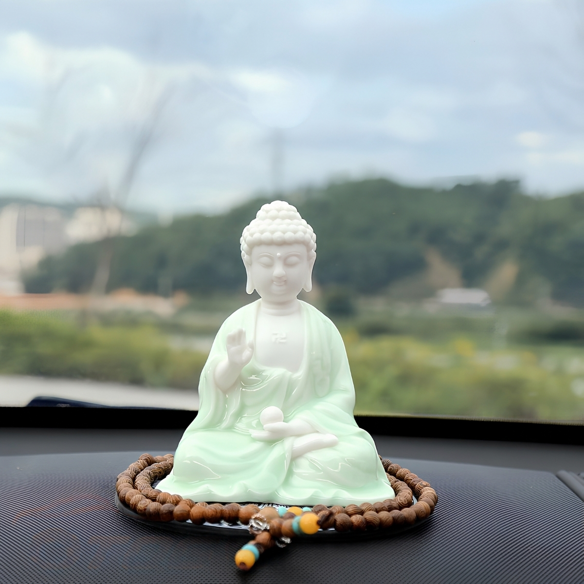Tượng Phật A Di Đà Sứ Để Taplo Ô Tô 1 Tượng Phật A Di Đà Sứ Để Taplo Ô Tô
